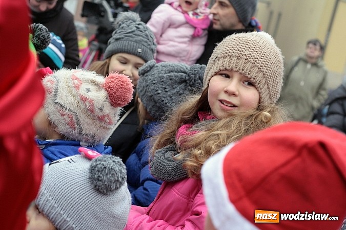 Zdjęcie w galerii na portalu naszwodzislaw.com: Mikołaj zawitał na wodzisławski rynek wiadomości z regionu