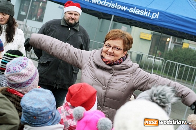 Zdjęcie w galerii na portalu naszwodzislaw.com: Mikołaj zawitał na wodzisławski rynek wiadomości z regionu