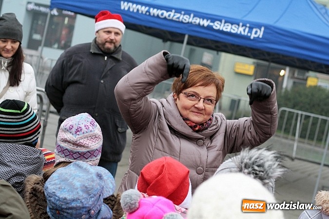 Zdjęcie w galerii na portalu naszwodzislaw.com: Mikołaj zawitał na wodzisławski rynek wiadomości z regionu