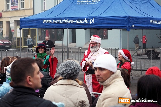 Zdjęcie w galerii na portalu naszwodzislaw.com: Mikołaj zawitał na wodzisławski rynek wiadomości z regionu