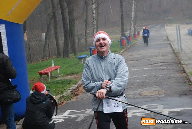 Zdjęcie w galerii na portalu naszwodzislaw.com: Mikołajkowy marsz Nordic Walking już za nami wiadomości z regionu
