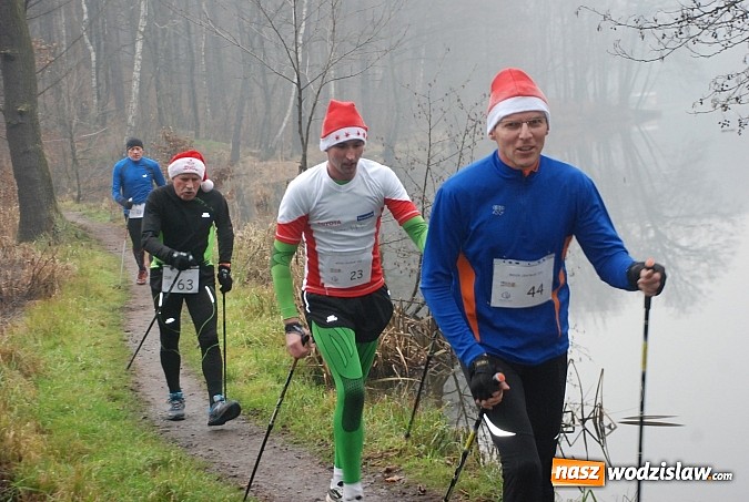 Zdjęcie w galerii na portalu naszwodzislaw.com: Mikołajkowy marsz Nordic Walking już za nami wiadomości z regionu
