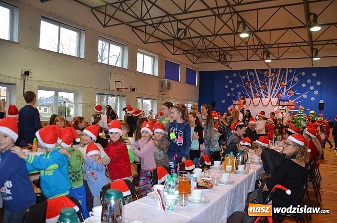 Zdjęcie w galerii na portalu naszwodzislaw.com: Ponad 100 dzieci wzięło udział w Powiatowych Mikołajkach wiadomości z regionu