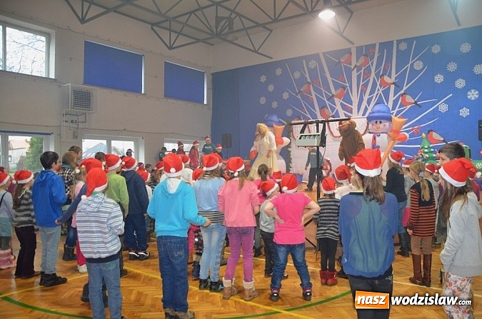Zdjęcie w galerii na portalu naszwodzislaw.com: Ponad 100 dzieci wzięło udział w Powiatowych Mikołajkach wiadomości z regionu