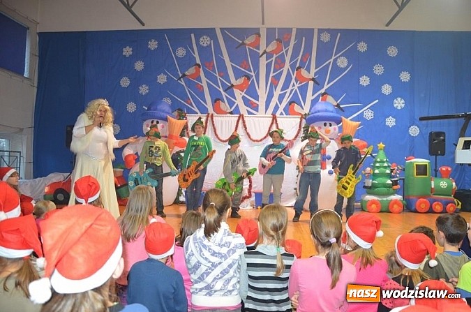 Zdjęcie w galerii na portalu naszwodzislaw.com: Ponad 100 dzieci wzięło udział w Powiatowych Mikołajkach wiadomości z regionu