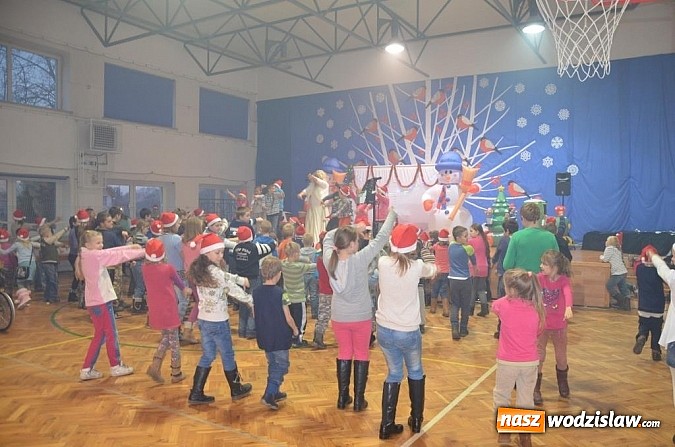 Zdjęcie w galerii na portalu naszwodzislaw.com: Ponad 100 dzieci wzięło udział w Powiatowych Mikołajkach wiadomości z regionu