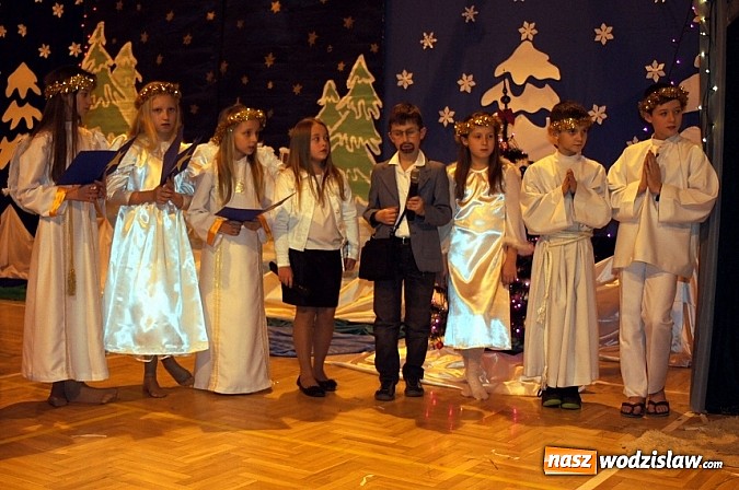 Zdjęcie w galerii na portalu naszwodzislaw.com: Szkolne kolędowanie w Mszanie wiadomości z regionu