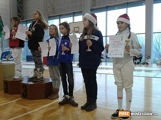 Zdjęcie w galerii na portalu naszwodzislaw.com: Sukcesy szermierzy z radlińskiej 