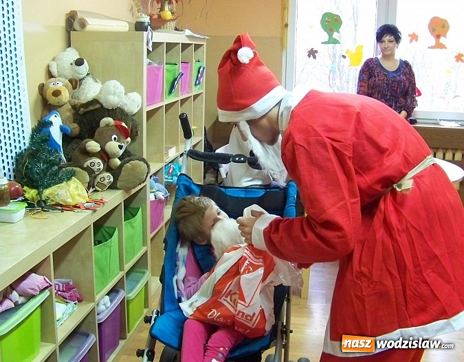 Zdjęcie w galerii na portalu naszwodzislaw.com: Uczniowie ZSE z Raciborza rozdali prezenty  wiadomości z regionu