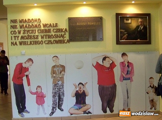 Zdjęcie w galerii na portalu naszwodzislaw.com: Uczniowie ZSE z Raciborza rozdali prezenty  wiadomości z regionu