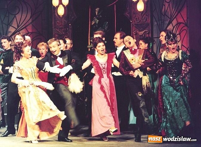 Zdjęcie w galerii na portalu naszwodzislaw.com: "Zemsta nietoperza" Johanna Straussa na deskach WCK wiadomości z regionu