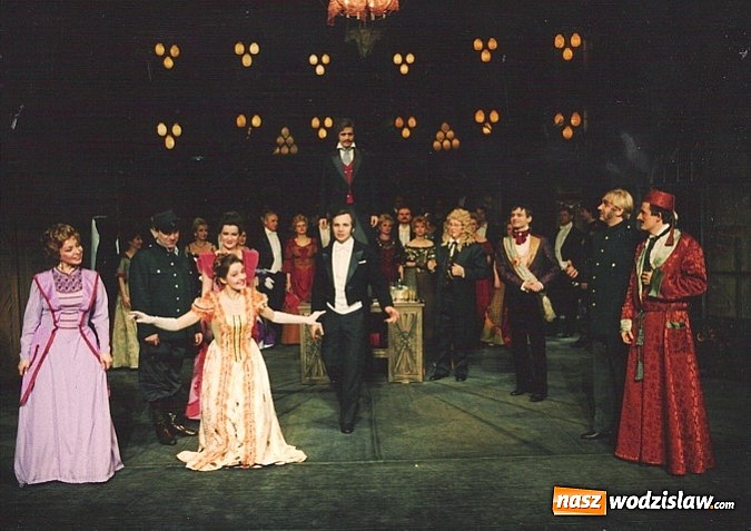 Zdjęcie w galerii na portalu naszwodzislaw.com: "Zemsta nietoperza" Johanna Straussa na deskach WCK wiadomości z regionu