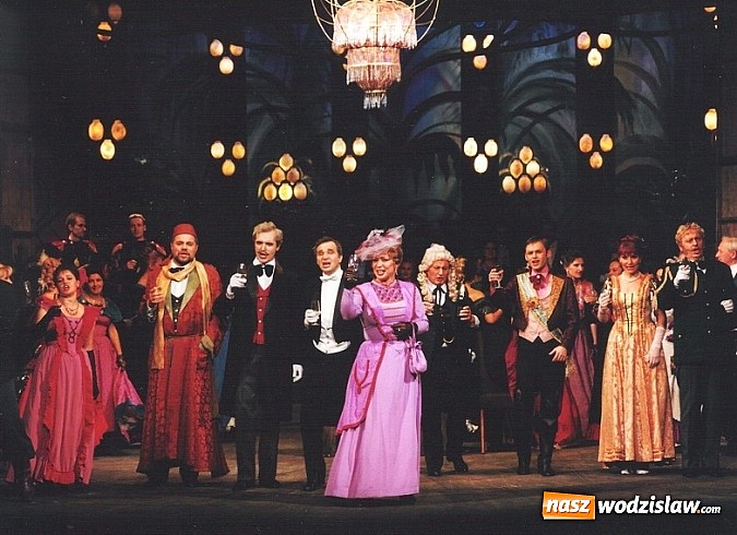 Zdjęcie w galerii na portalu naszwodzislaw.com: "Zemsta nietoperza" Johanna Straussa na deskach WCK wiadomości z regionu