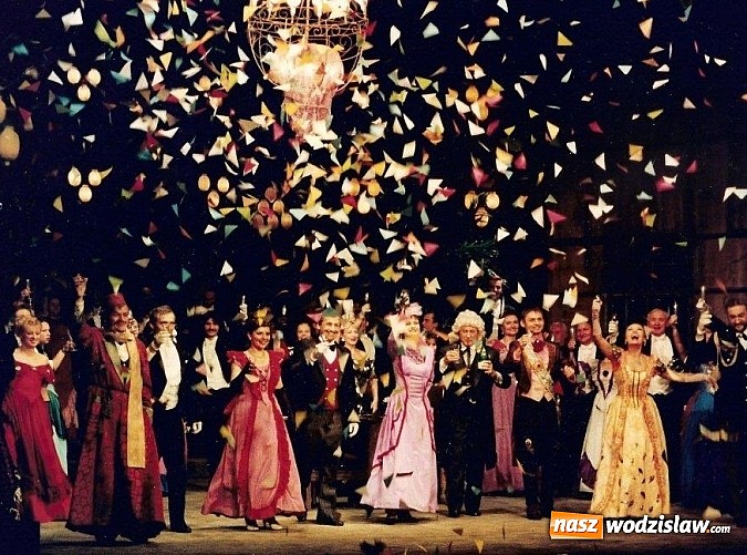 Zdjęcie w galerii na portalu naszwodzislaw.com: "Zemsta nietoperza" Johanna Straussa na deskach WCK wiadomości z regionu