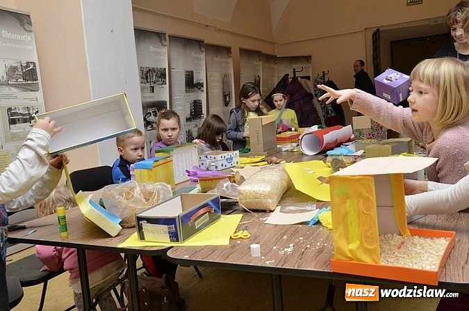 Zdjęcie w galerii na portalu naszwodzislaw.com: Warsztaty szopkarskie w wodzisławskim Muzeum wiadomości z regionu