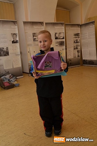Zdjęcie w galerii na portalu naszwodzislaw.com: Warsztaty szopkarskie w wodzisławskim Muzeum wiadomości z regionu