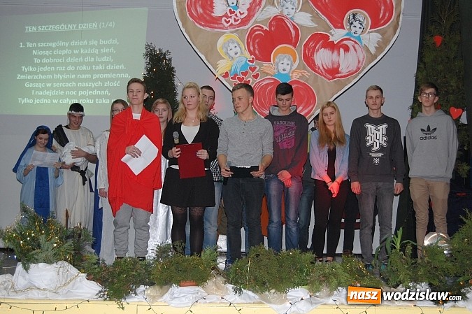 Zdjęcie w galerii na portalu naszwodzislaw.com:  Uczniowie Zespołu Szkół Ponadgimnazjalnych w Pszowie przedstawili wzruszające jasełka wiadomości z regionu