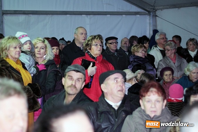 Zdjęcie w galerii na portalu naszwodzislaw.com:  Wodzisławianie po raz ósmy przełamali się opłatkiem wiadomości z regionu