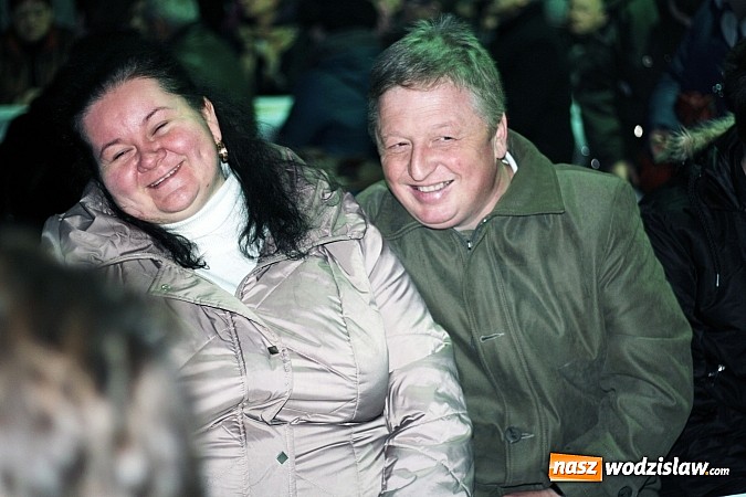 Zdjęcie w galerii na portalu naszwodzislaw.com:  Wodzisławianie po raz ósmy przełamali się opłatkiem wiadomości z regionu