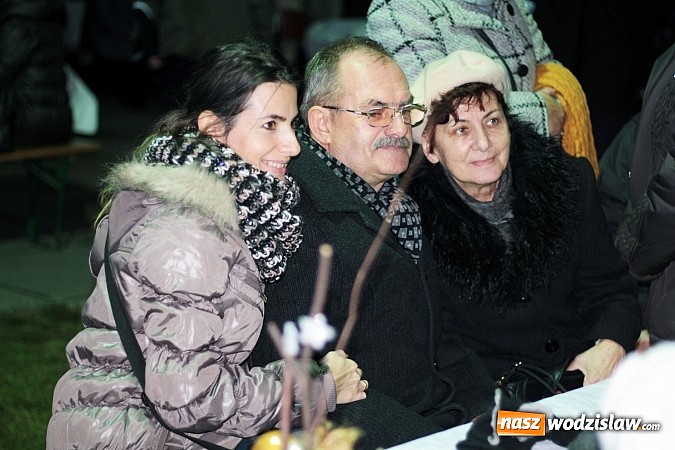 Zdjęcie w galerii na portalu naszwodzislaw.com:  Wodzisławianie po raz ósmy przełamali się opłatkiem wiadomości z regionu