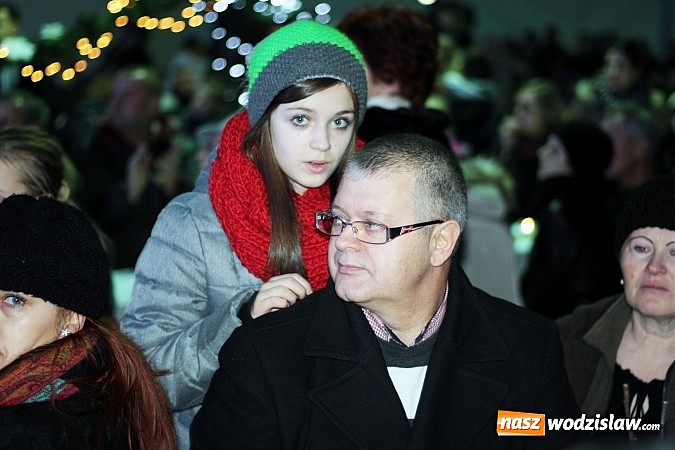 Zdjęcie w galerii na portalu naszwodzislaw.com:  Wodzisławianie po raz ósmy przełamali się opłatkiem wiadomości z regionu