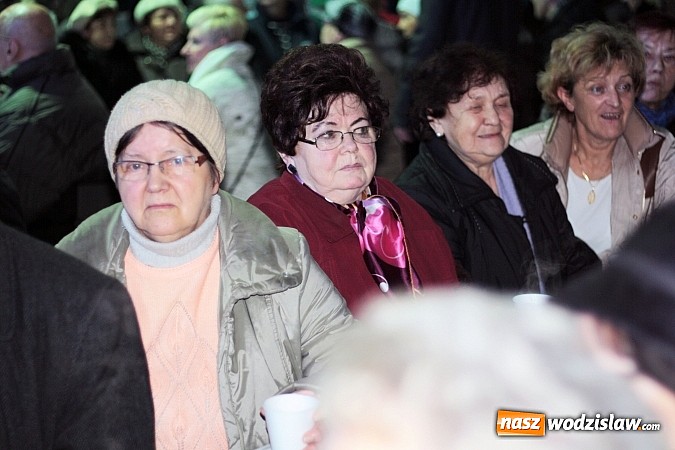 Zdjęcie w galerii na portalu naszwodzislaw.com:  Wodzisławianie po raz ósmy przełamali się opłatkiem wiadomości z regionu