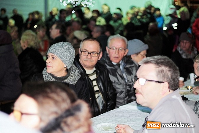 Zdjęcie w galerii na portalu naszwodzislaw.com:  Wodzisławianie po raz ósmy przełamali się opłatkiem wiadomości z regionu