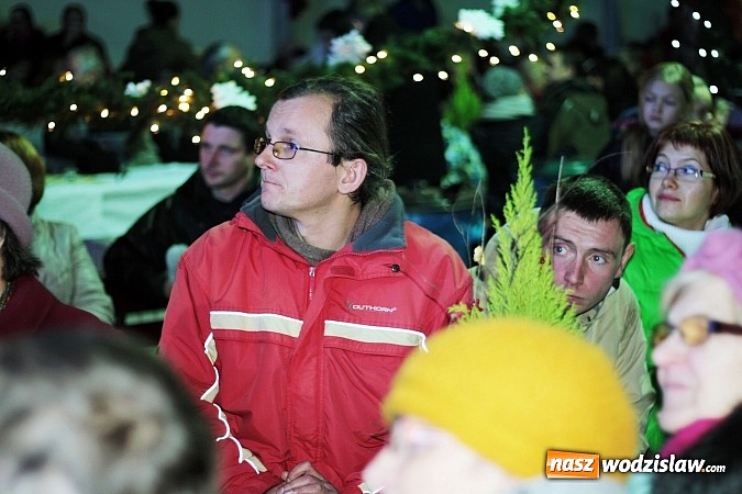 Zdjęcie w galerii na portalu naszwodzislaw.com:  Wodzisławianie po raz ósmy przełamali się opłatkiem wiadomości z regionu