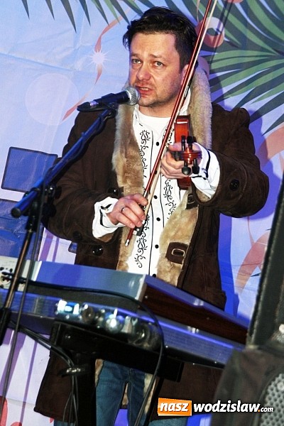 Zdjęcie w galerii na portalu naszwodzislaw.com:  Wodzisławianie po raz ósmy przełamali się opłatkiem wiadomości z regionu