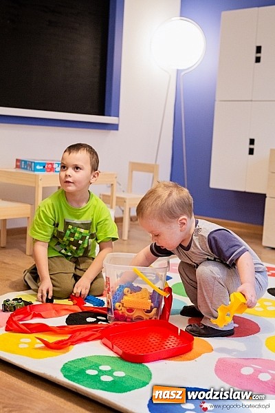 Zdjęcie w galerii na portalu naszwodzislaw.com: Piękne Anioły wyremontowały kolejny pokój. W pomoc zaangażowała się Steczkowska wiadomości z regionu