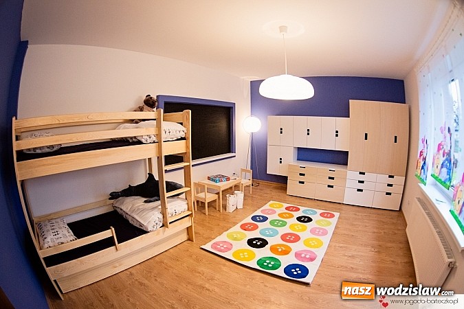 Zdjęcie w galerii na portalu naszwodzislaw.com: Piękne Anioły wyremontowały kolejny pokój. W pomoc zaangażowała się Steczkowska wiadomości z regionu