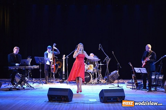 Zdjęcie w galerii na portalu naszwodzislaw.com: Katarzyna Skrzynecka na radlińskich ostatkach kulturalnych wiadomości z regionu