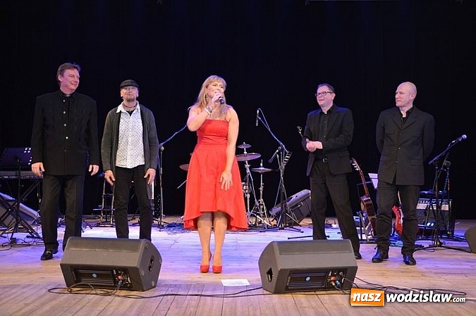 Zdjęcie w galerii na portalu naszwodzislaw.com: Katarzyna Skrzynecka na radlińskich ostatkach kulturalnych wiadomości z regionu