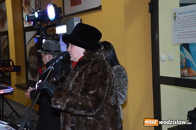 Zdjęcie w galerii na portalu naszwodzislaw.com: Mieszkańcy Radlina wspólnie powitali Nowy Rok wiadomości z regionu