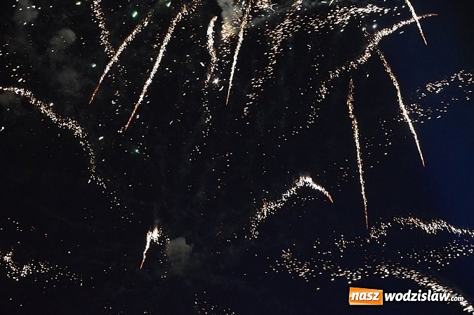 Zdjęcie w galerii na portalu naszwodzislaw.com: Mieszkańcy Radlina wspólnie powitali Nowy Rok wiadomości z regionu