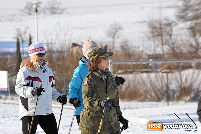 Zdjęcie w galerii na portalu naszwodzislaw.com: Przyjacielski Bieg Sylwestrowy z Klubem Forma za nami. Na starcie stanęło ponad 80. zawodników wiadomości z regionu