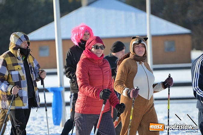 Zdjęcie w galerii na portalu naszwodzislaw.com: Przyjacielski Bieg Sylwestrowy z Klubem Forma za nami. Na starcie stanęło ponad 80. zawodników wiadomości z regionu