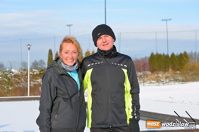 Zdjęcie w galerii na portalu naszwodzislaw.com: Przyjacielski Bieg Sylwestrowy z Klubem Forma za nami. Na starcie stanęło ponad 80. zawodników wiadomości z regionu