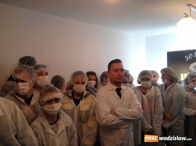 Zdjęcie w galerii na portalu naszwodzislaw.com: Jaką drogę wybrać po gimnazjum? 180. uczniów powiatu wodzisławskiego zwiedzało firmy Ziemi Rybnicko – Wodzisławskiej wiadomości z regionu