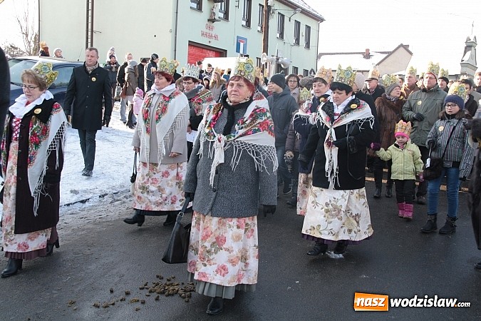 Zdjęcie w galerii na portalu naszwodzislaw.com: Orszak Trzech Króli przeszedł przez Turzę Śląską wiadomości z regionu