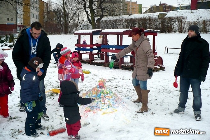 Zdjęcie w galerii na portalu naszwodzislaw.com: Rodzinne zabawy na śniegu w PP nr 6 w Wodzisławiu Śląskim wiadomości z regionu