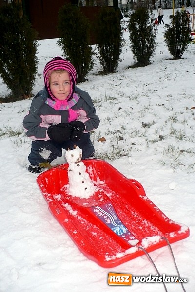 Zdjęcie w galerii na portalu naszwodzislaw.com: Rodzinne zabawy na śniegu w PP nr 6 w Wodzisławiu Śląskim wiadomości z regionu