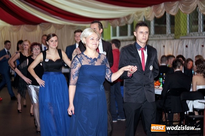 Zdjęcie w galerii na portalu naszwodzislaw.com: Bal maturalny wodzisławskiego ekonomika wiadomości z regionu