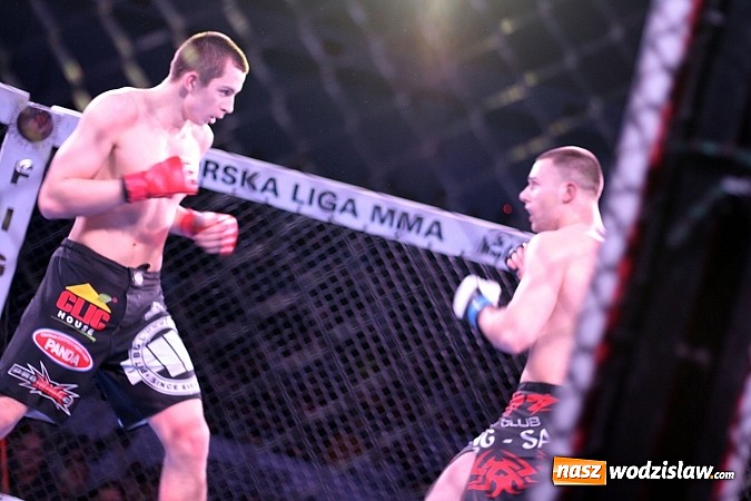 Zdjęcie w galerii na portalu naszwodzislaw.com: Gala MMA odbyła się w radlińskiej hali MOSiR  wiadomości z regionu