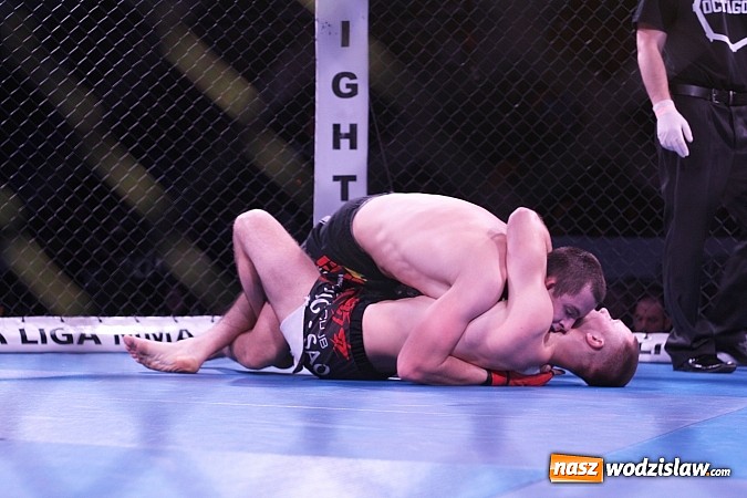 Zdjęcie w galerii na portalu naszwodzislaw.com: Gala MMA odbyła się w radlińskiej hali MOSiR  wiadomości z regionu