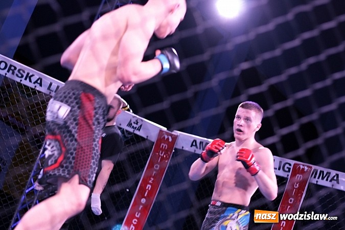 Zdjęcie w galerii na portalu naszwodzislaw.com: Gala MMA odbyła się w radlińskiej hali MOSiR  wiadomości z regionu