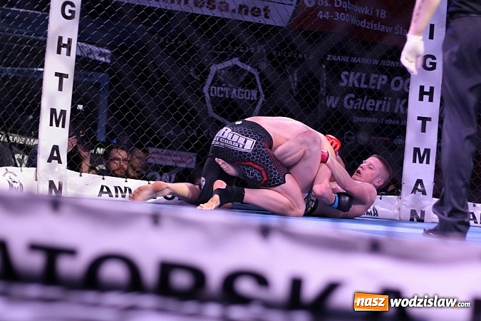 Zdjęcie w galerii na portalu naszwodzislaw.com: Gala MMA odbyła się w radlińskiej hali MOSiR  wiadomości z regionu