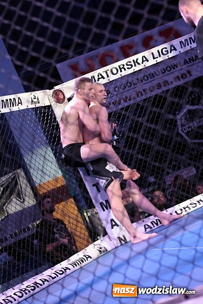 Zdjęcie w galerii na portalu naszwodzislaw.com: Gala MMA odbyła się w radlińskiej hali MOSiR  wiadomości z regionu