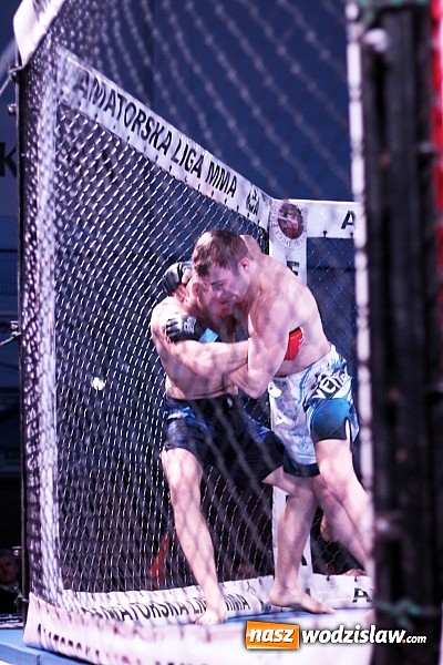 Zdjęcie w galerii na portalu naszwodzislaw.com: Gala MMA odbyła się w radlińskiej hali MOSiR  wiadomości z regionu