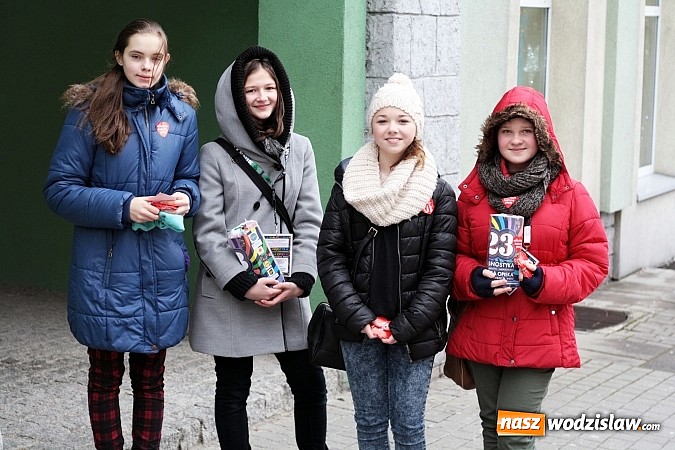 Zdjęcie w galerii na portalu naszwodzislaw.com: Wolontariusze WOŚP opanowali Wodzisław wiadomości z regionu